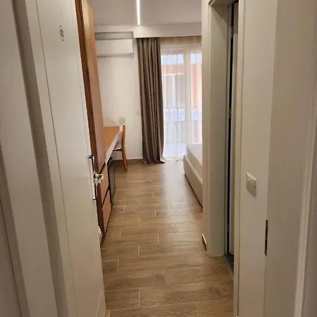 Rana E Hedhun Vacation 8 酒店 *